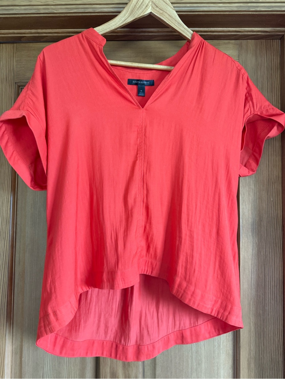 Banana Republic Coral Red V-Neck Short Sleeve High-Low Blouse